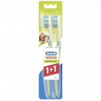 Зубная щетка Oral-B 3-Эффект Натуральная свежесть средняя 1 шт + 1 шт бесплатно (3014260022808)