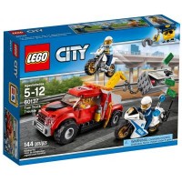 Конструктор LEGO City Побег на буксировщике (60137)